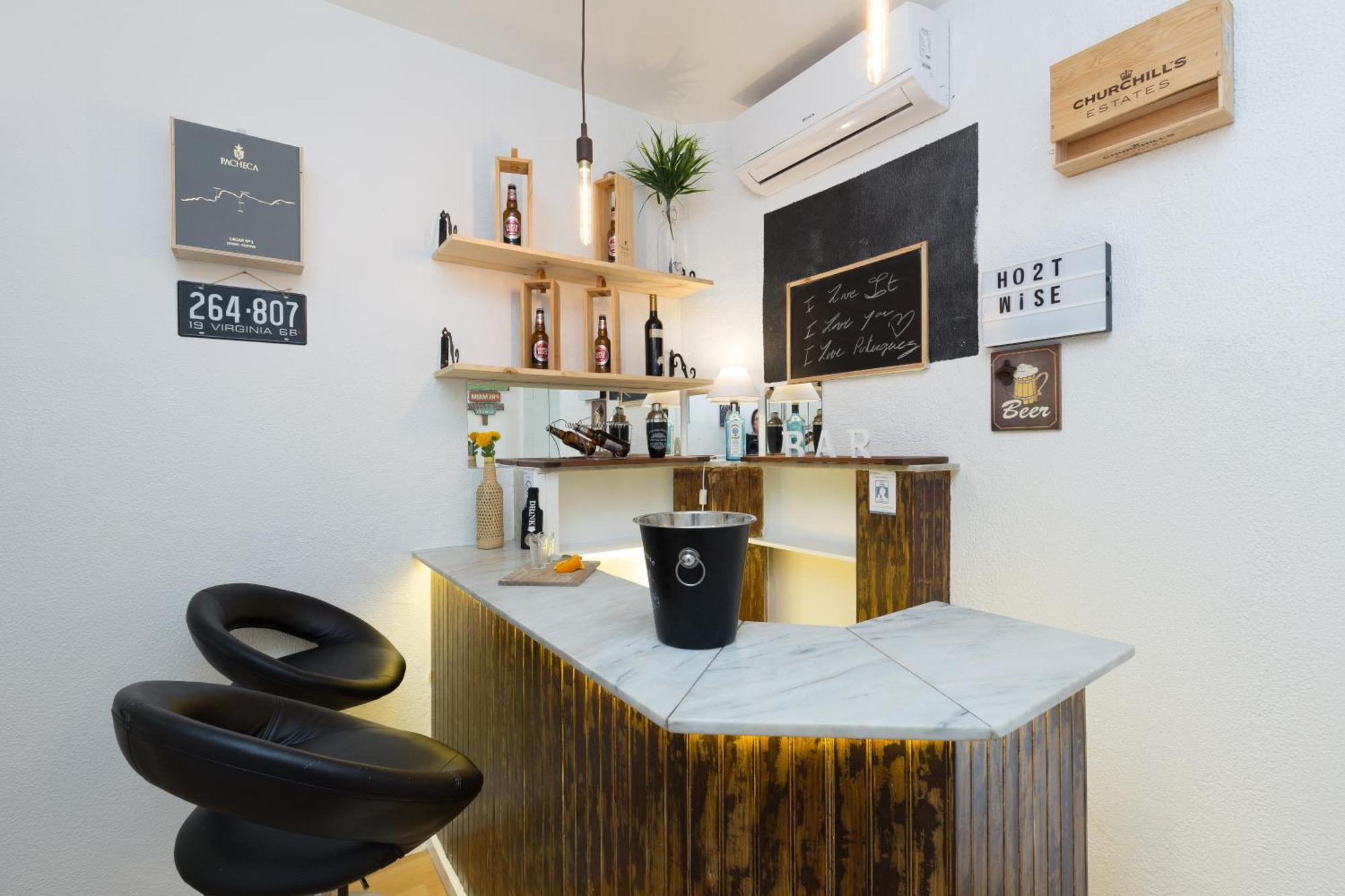 Host Wise - Large Flat W Terrace - Ace Location At Aliados Porto Quarto foto